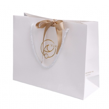 Luxury customized paper gift bags with your own logo